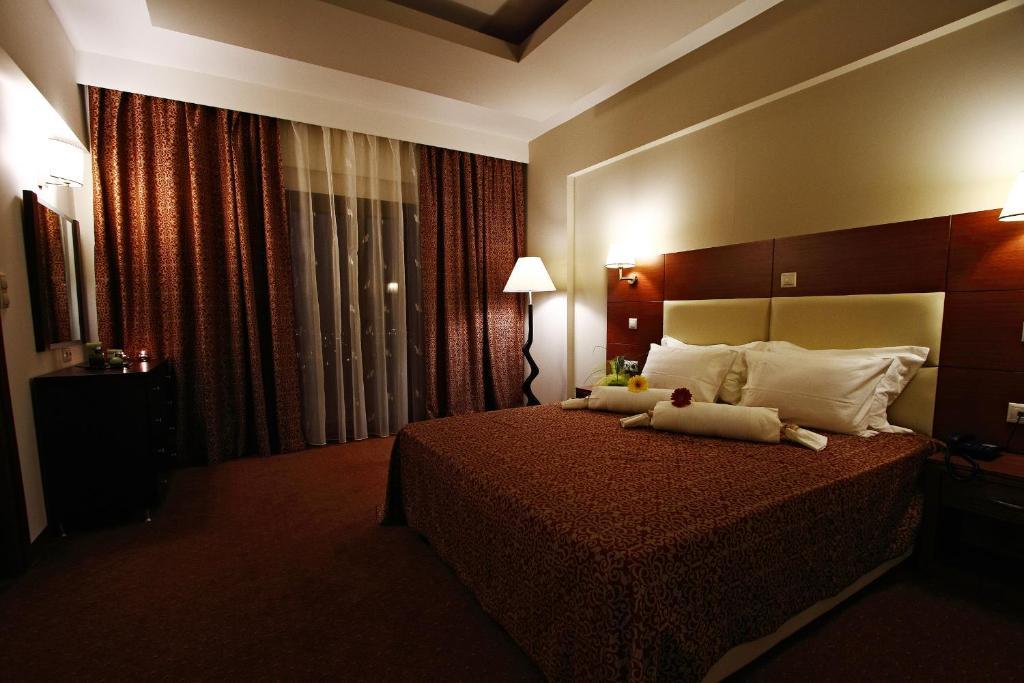 Siris Hotel Serres Habitación foto