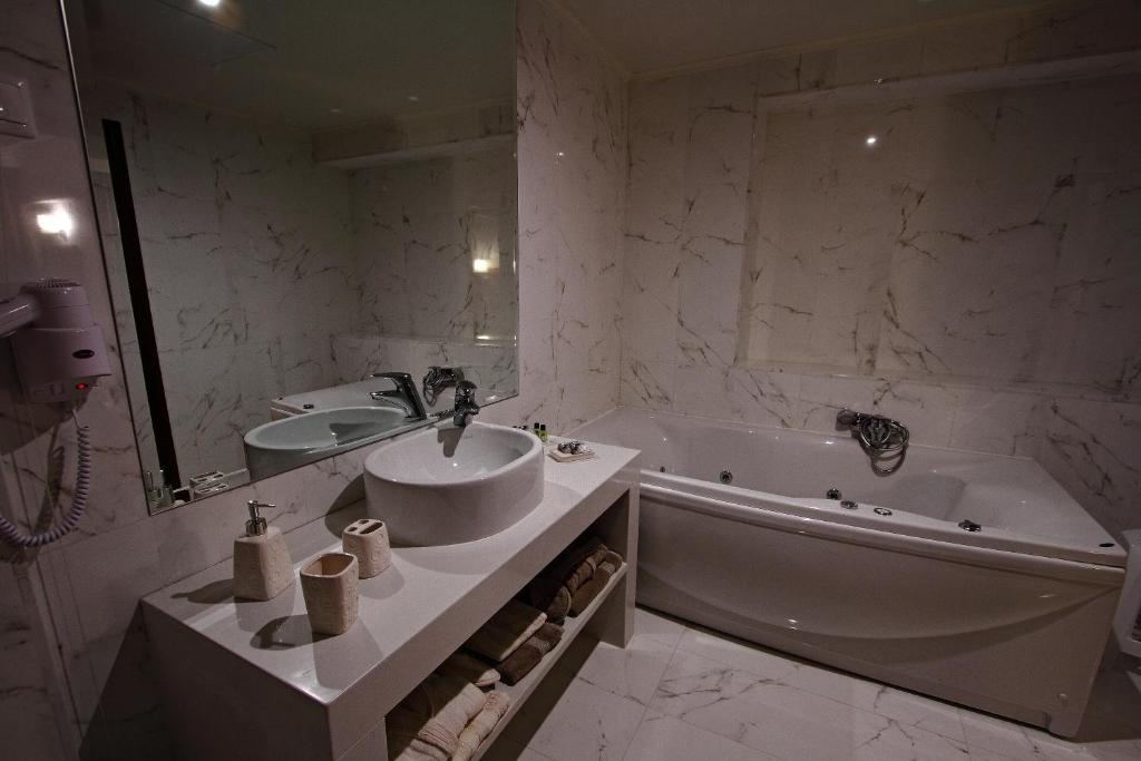 Siris Hotel Serres Habitación foto